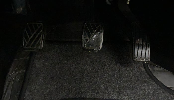 2012 Maruti Swift VXI, Petrol, Manual, 79,156 km, Pedals