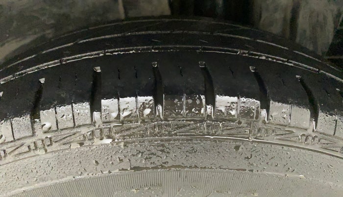 2012 Maruti Swift VXI, Petrol, Manual, 79,156 km, Left Rear Tyre Tread