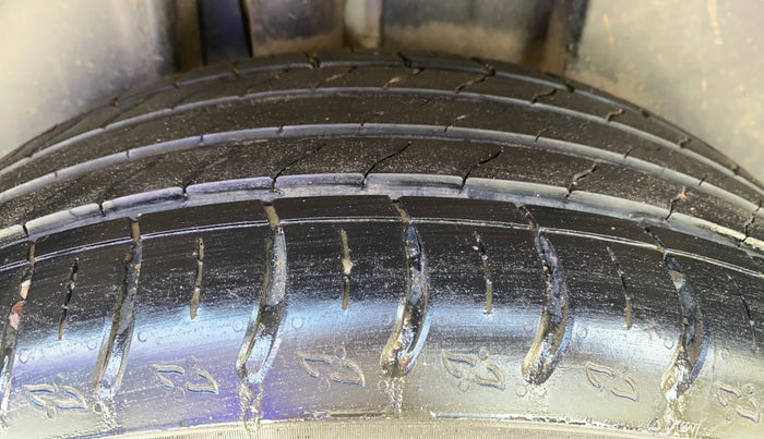 2024 Volkswagen TAIGUN GT Line 1.0L TSI MT, Petrol, Manual, 17,691 km, Right Rear Tyre Tread