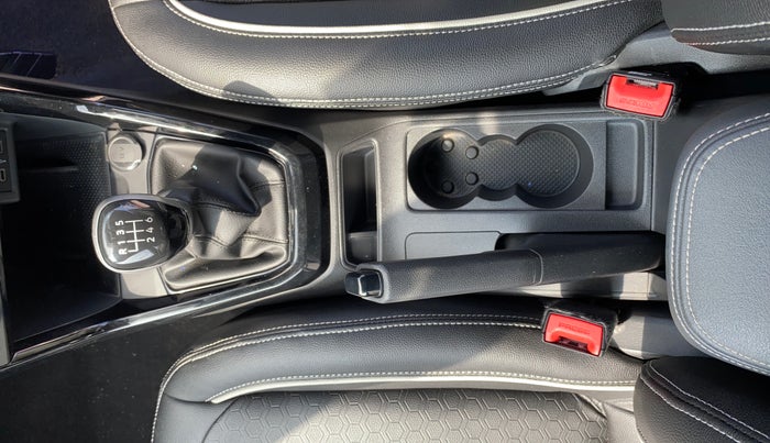 2024 Volkswagen TAIGUN GT Line 1.0L TSI MT, Petrol, Manual, 17,691 km, Gear Lever