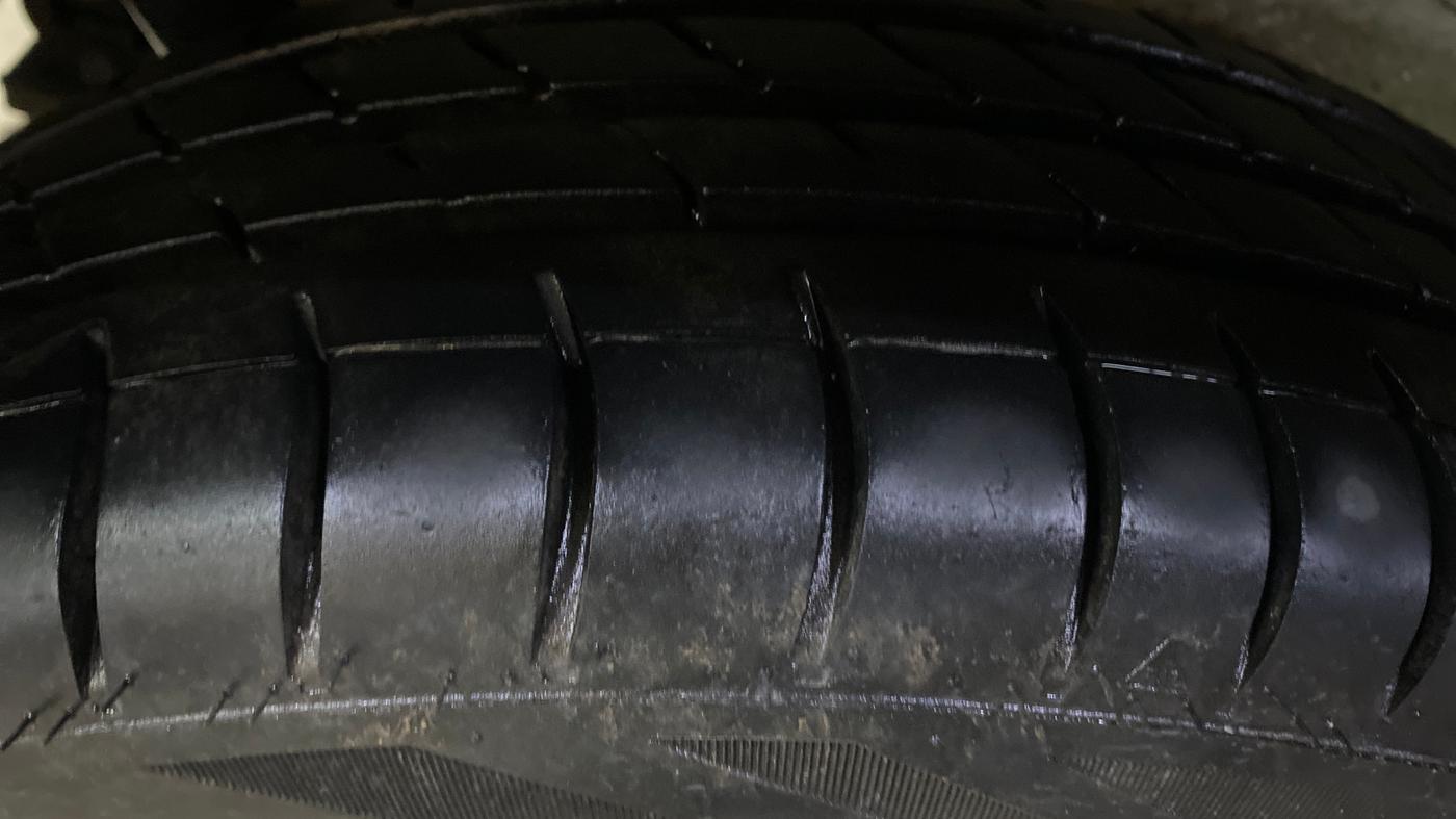 2018 Maruti Wagon R 1.0 VXI OPT, Petrol, Manual, 49,238 km, Right Rear Tyre Tread