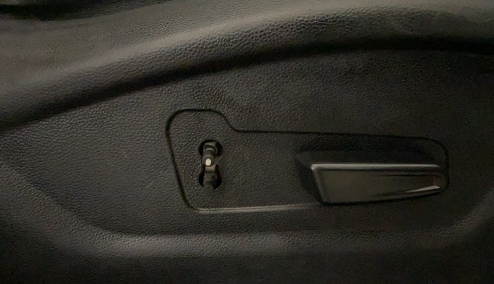 2018 Hyundai Creta SX (O) 1.6 PETROL, Petrol, Manual, 83,655 km, Driver Side Adjustment Panel