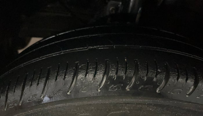 2018 Maruti Baleno DELTA PETROL 1.2, Petrol, Manual, 70,303 km, Left Front Tyre Tread