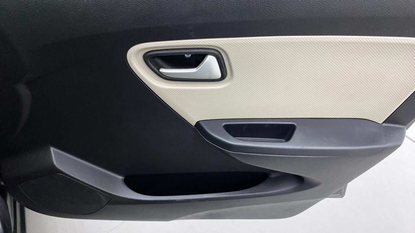 2019 Maruti Alto LXI, Petrol, Manual, 12,182 km, Driver Side Door Panels Control