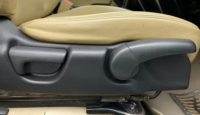2015 Honda City VX CVT PETROL, Petrol, Automatic, 61,624 km, Driver Side Adjustment Panel