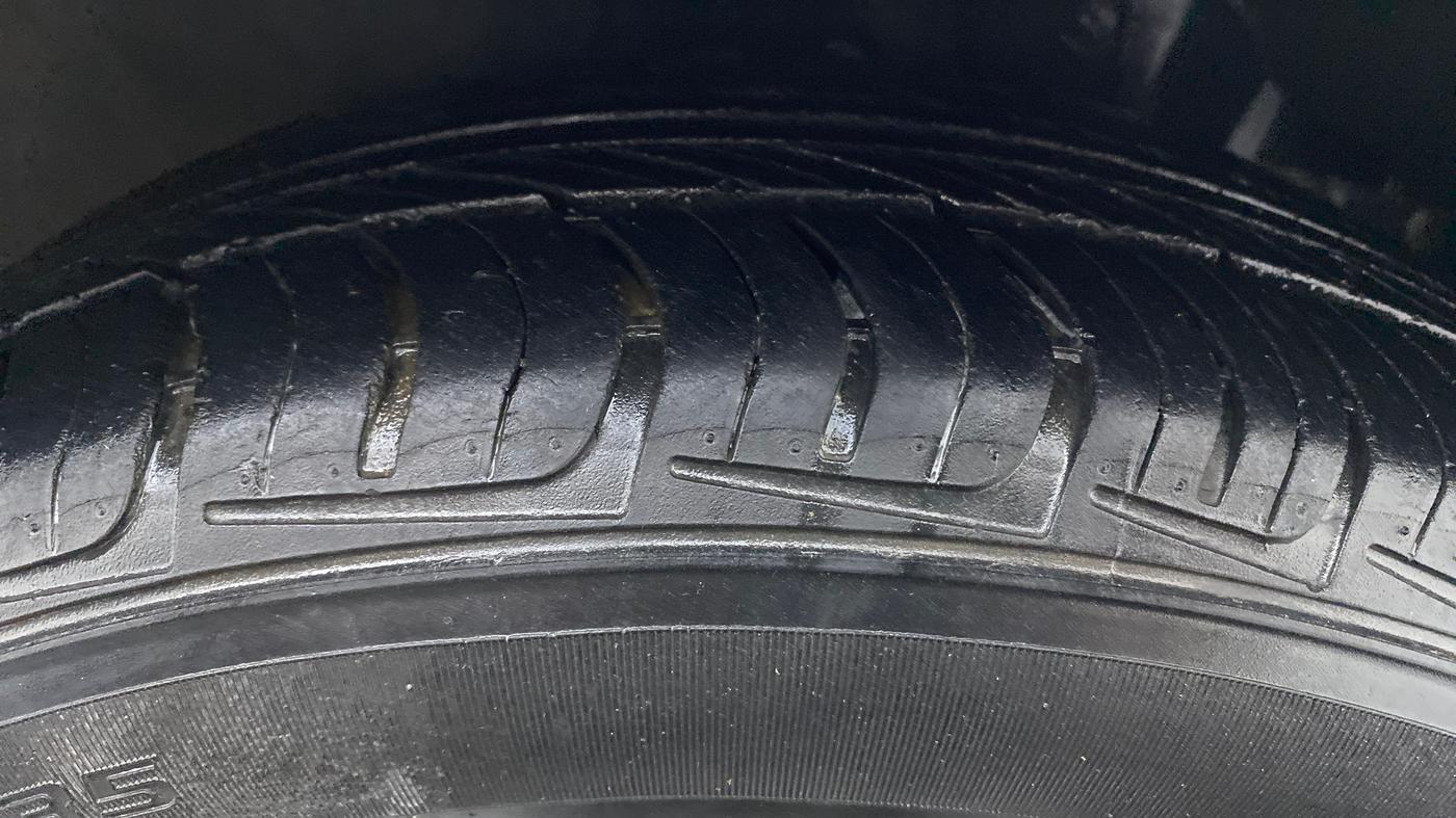 2015 Honda City VX CVT PETROL, Petrol, Automatic, 61,624 km, Right Front Tyre Tread