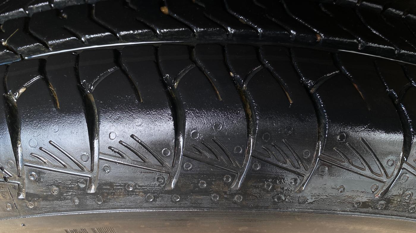 2023 Maruti Grand Vitara ALPHA PLUS HYBRID ECVT, Hybrid, Automatic, 12,535 km, Right Rear Tyre Tread