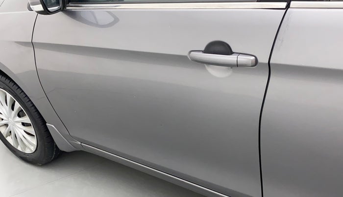 2018 Maruti Ciaz DELTA 1.4 MT PETROL, Petrol, Manual, 70,248 km, Front passenger door - Slightly dented