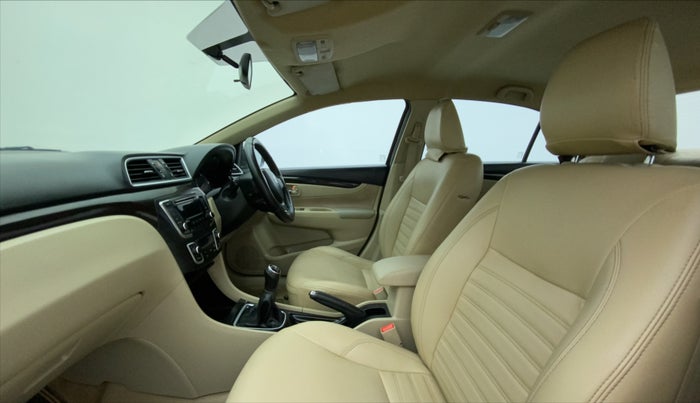 2018 Maruti Ciaz DELTA 1.4 MT PETROL, Petrol, Manual, 70,248 km, Right Side Front Door Cabin