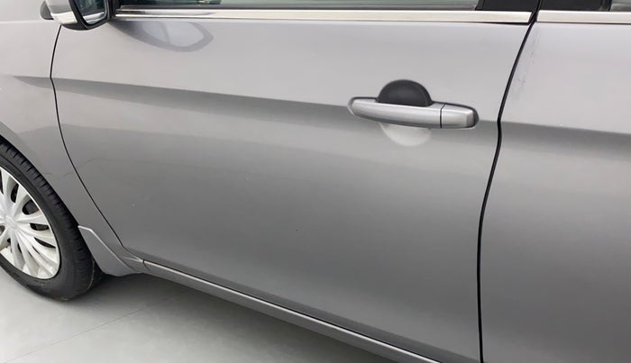 2018 Maruti Ciaz DELTA 1.4 MT PETROL, Petrol, Manual, 70,248 km, Front passenger door - Minor scratches