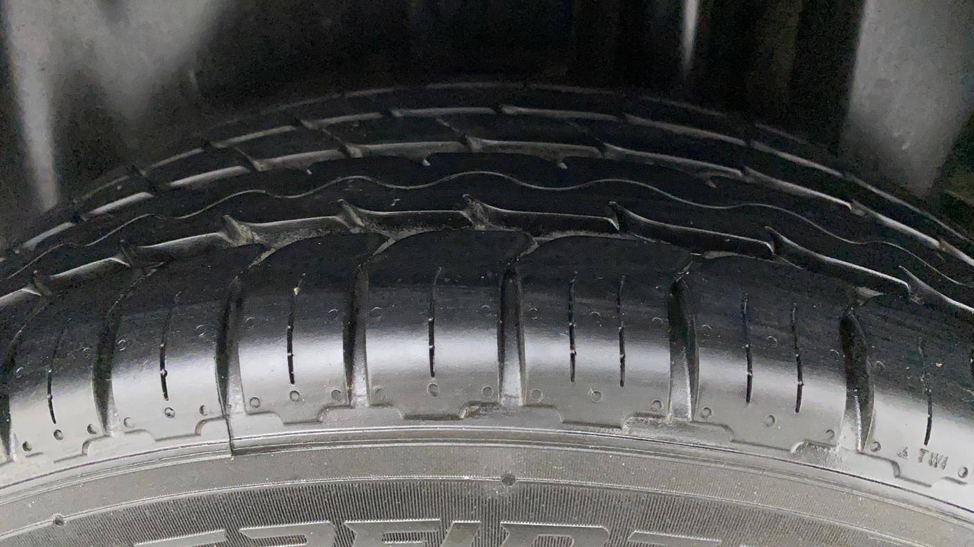2018 Maruti Ciaz DELTA 1.4 MT PETROL, Petrol, Manual, 70,248 km, Left Rear Tyre Tread