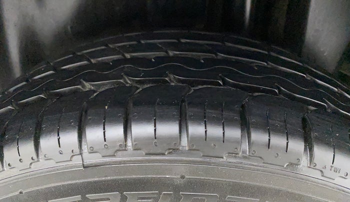 2018 Maruti Ciaz DELTA 1.4 MT PETROL, Petrol, Manual, 70,248 km, Left Rear Tyre Tread