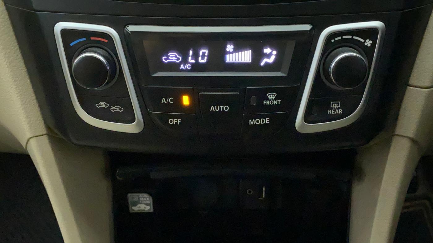 2018 Maruti Ciaz DELTA 1.4 MT PETROL, Petrol, Manual, 70,248 km, Automatic Climate Control