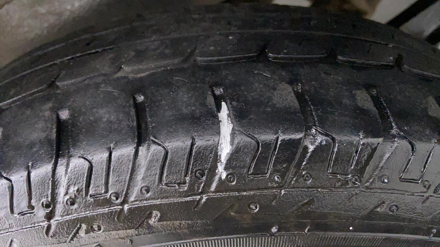 2018 Maruti Wagon R 1.0 LXI CNG, CNG, Manual, 27,860 km, Left Rear Tyre Tread