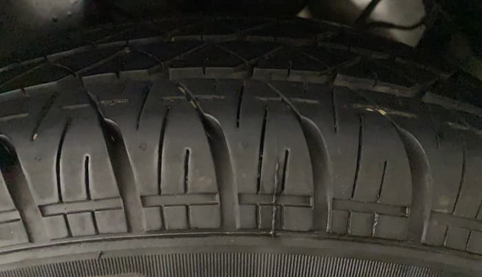 2017 Maruti Swift Dzire VXI, Petrol, Manual, 45,439 km, Left Rear Tyre Tread