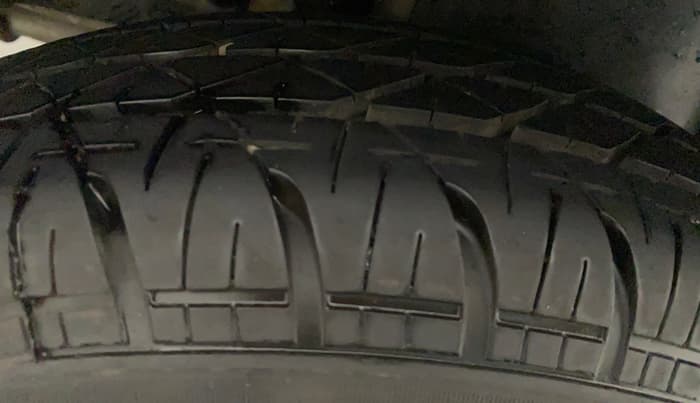 2017 Maruti Swift Dzire VXI, Petrol, Manual, 45,439 km, Right Rear Tyre Tread