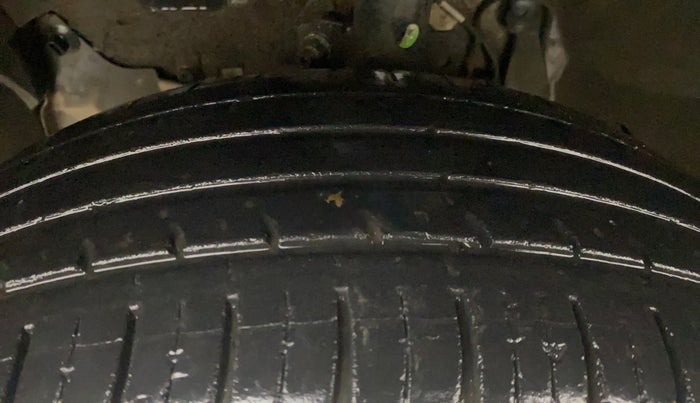 2019 Renault Duster RXS OPT CVT, Petrol, Automatic, 68,114 km, Left Front Tyre Tread