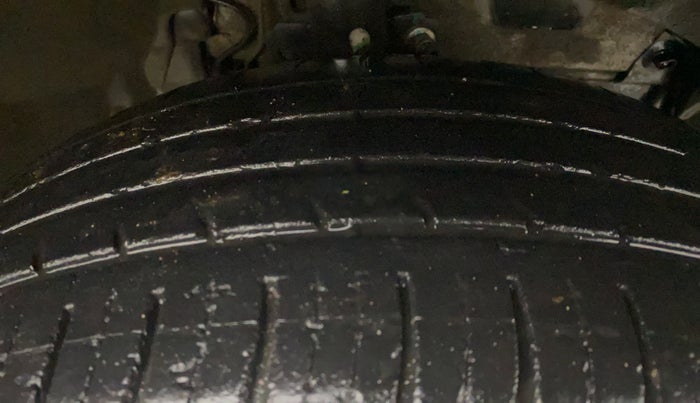 2019 Renault Duster RXS OPT CVT, Petrol, Automatic, 68,114 km, Right Front Tyre Tread