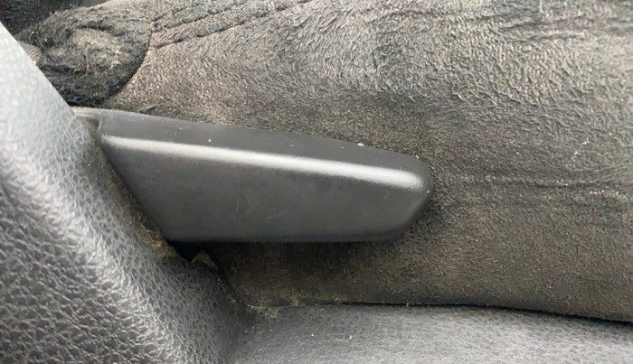 2019 Renault Duster RXS OPT CVT, Petrol, Automatic, 68,114 km, Driver Side Adjustment Panel