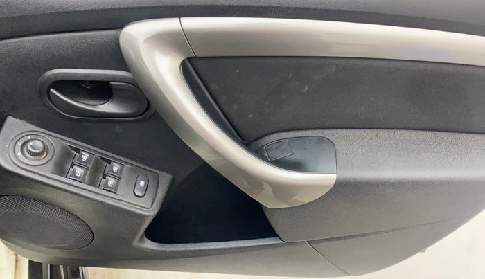 2019 Renault Duster RXS OPT CVT, Petrol, Automatic, 68,114 km, Driver Side Door Panels Control