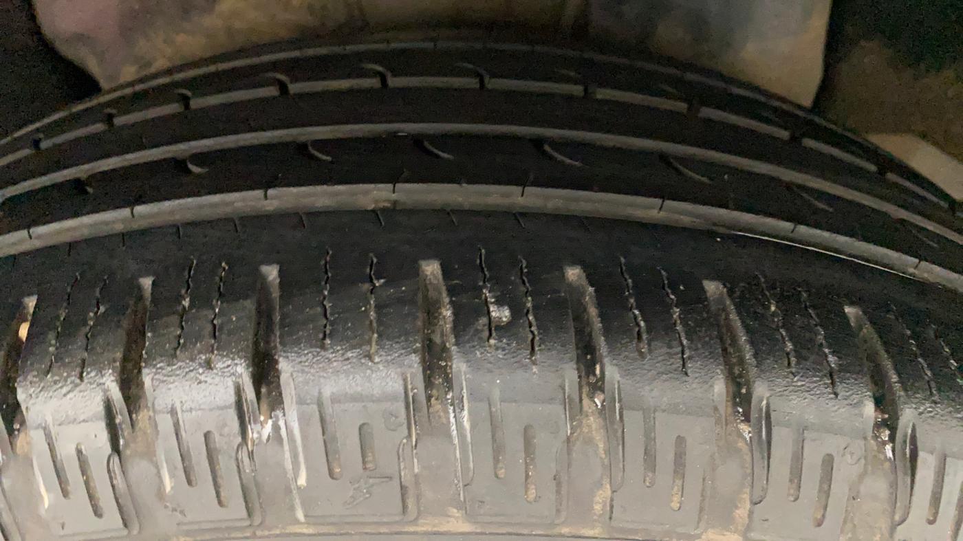 2013 Honda CRV 2.4L 4WD AVN AT, Petrol, Automatic, 1,13,035 km, Left Rear Tyre Tread