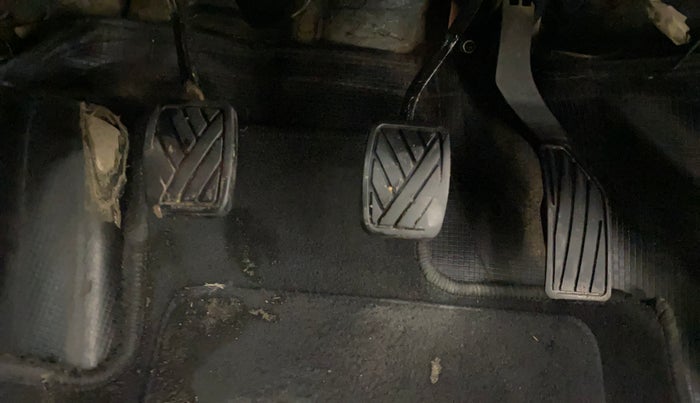 2017 Maruti Vitara Brezza ZDI, Diesel, Manual, 85,364 km, Pedals