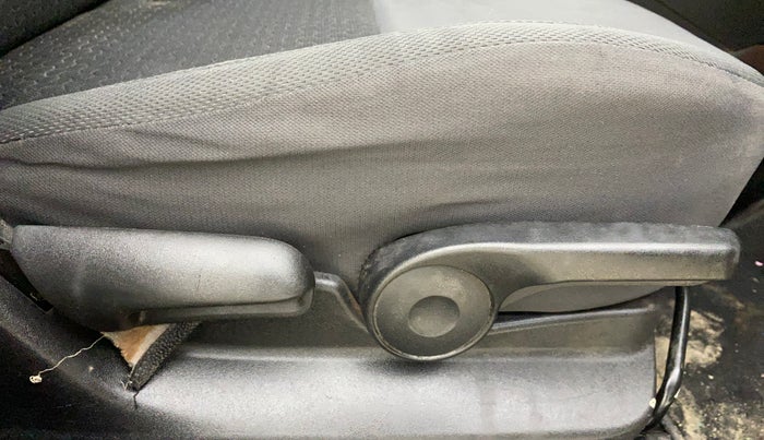 2017 Maruti Vitara Brezza ZDI, Diesel, Manual, 85,364 km, Driver Side Adjustment Panel