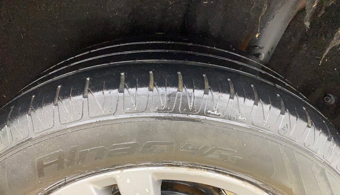 2017 Maruti Vitara Brezza ZDI, Diesel, Manual, 85,364 km, Left Rear Tyre Tread