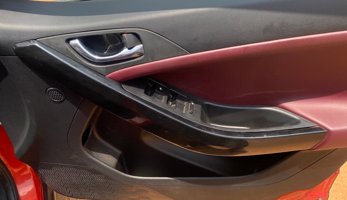2024 Tata Curvv Accomplished S 1.2 Petrol 6MT, Petrol, Manual, 2,402 km, Driver Side Door Panels Control