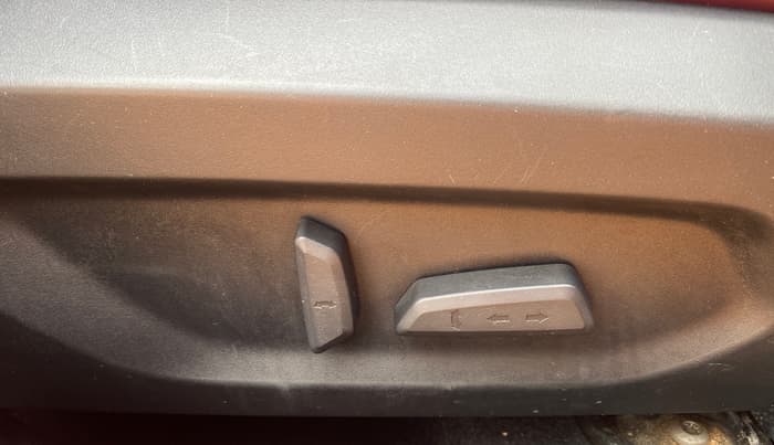2024 Tata Curvv Accomplished S 1.2 Petrol 6MT, Petrol, Manual, 2,402 km, Driver Side Adjustment Panel