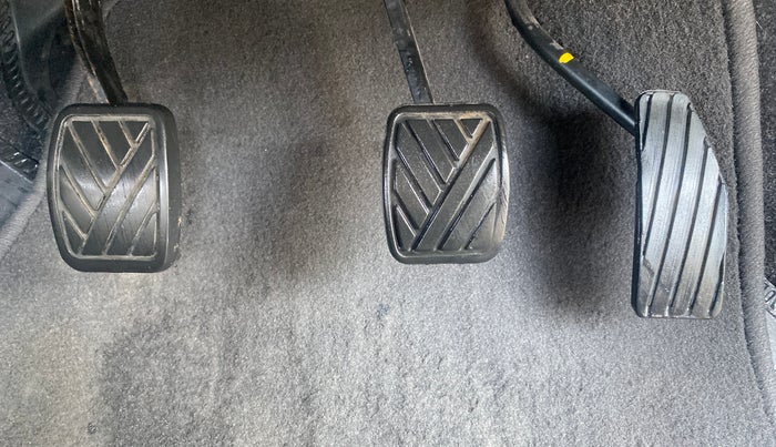 2016 Maruti Wagon R 1.0 VXI, Petrol, Manual, 65,519 km, Pedals