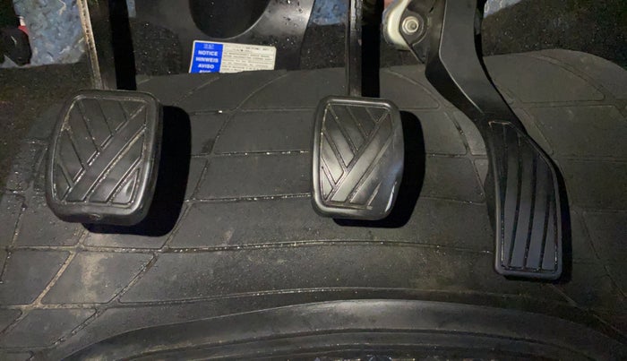 2017 Maruti Swift VXI, Petrol, Manual, 78,682 km, Pedals