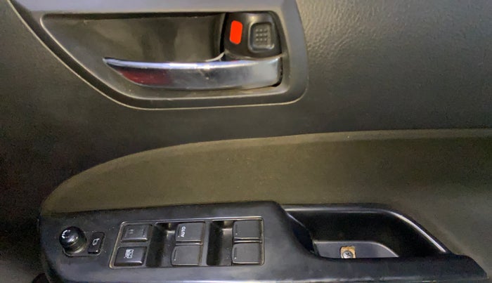 2017 Maruti Swift VXI, Petrol, Manual, 78,682 km, Driver Side Door Panels Control