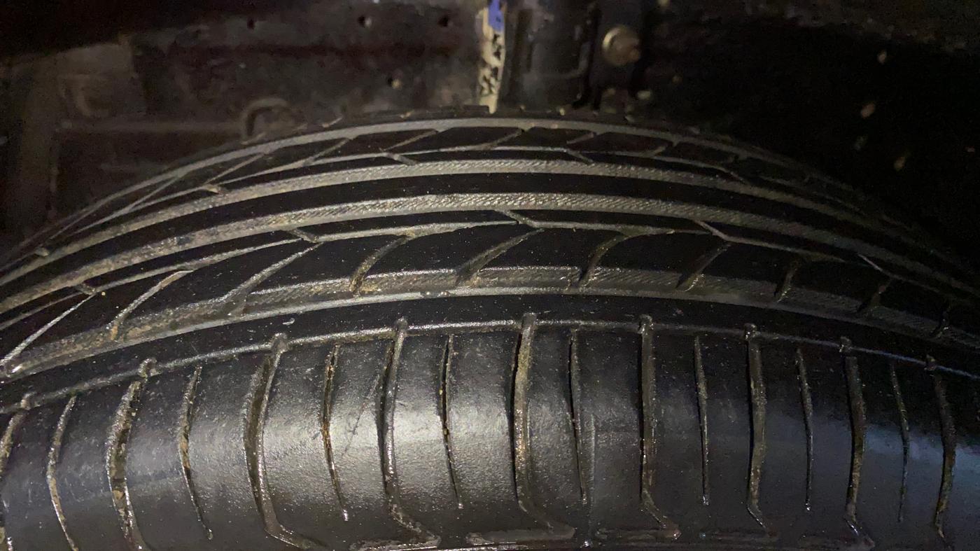 2017 Maruti Swift VXI, Petrol, Manual, 78,709 km, Left Front Tyre Tread