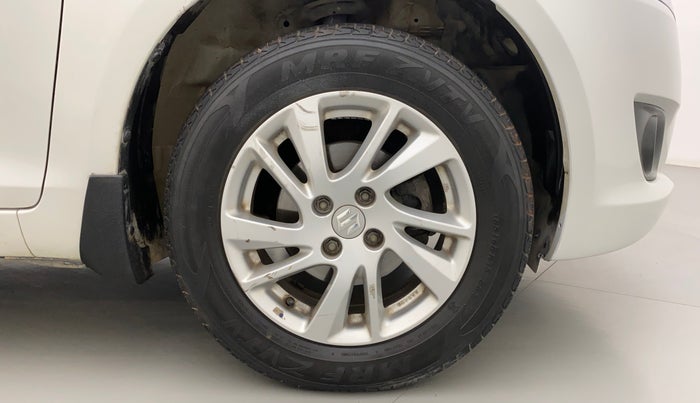 2013 Maruti Swift ZXI, Petrol, Manual, 39,406 km, Right Front Wheel