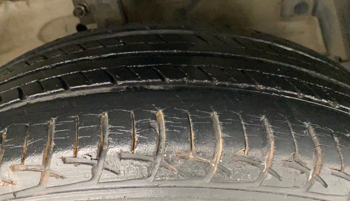 2013 Maruti Swift ZXI, Petrol, Manual, 39,406 km, Right Front Tyre Tread