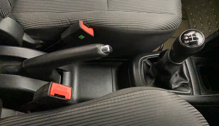 2013 Maruti Swift ZXI, Petrol, Manual, 39,406 km, Gear Lever