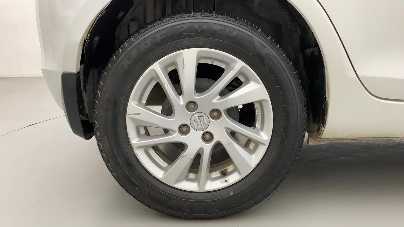 2013 Maruti Swift ZXI, Petrol, Manual, 39,406 km, Right Rear Wheel
