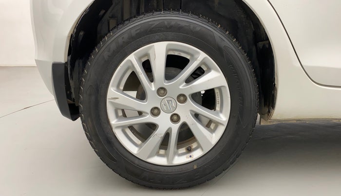2013 Maruti Swift ZXI, Petrol, Manual, 39,406 km, Right Rear Wheel