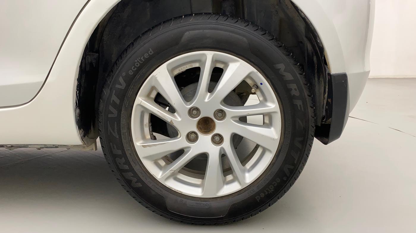 2013 Maruti Swift ZXI, Petrol, Manual, 39,406 km, Left Rear Wheel