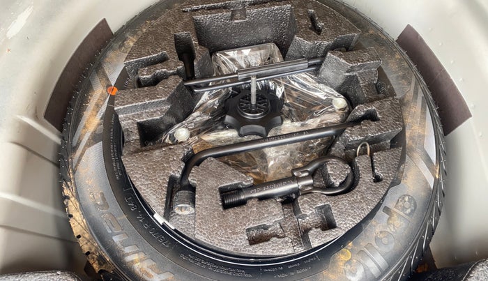 2016 Volkswagen Vento HIGHLINE PETROL AT, Petrol, Automatic, 56,035 km, Spare Tyre