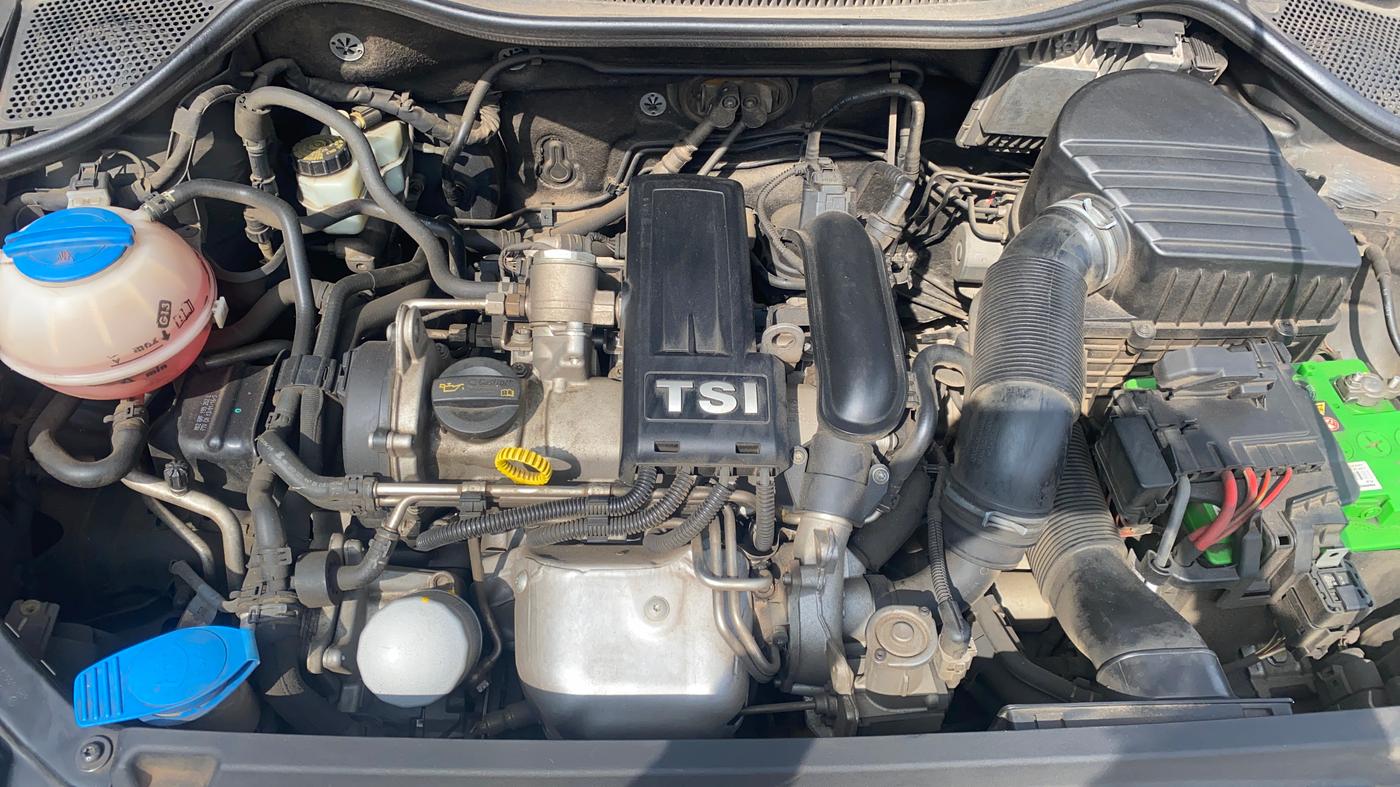 2016 Volkswagen Vento HIGHLINE PETROL AT, Petrol, Automatic, 56,101 km, Engine View