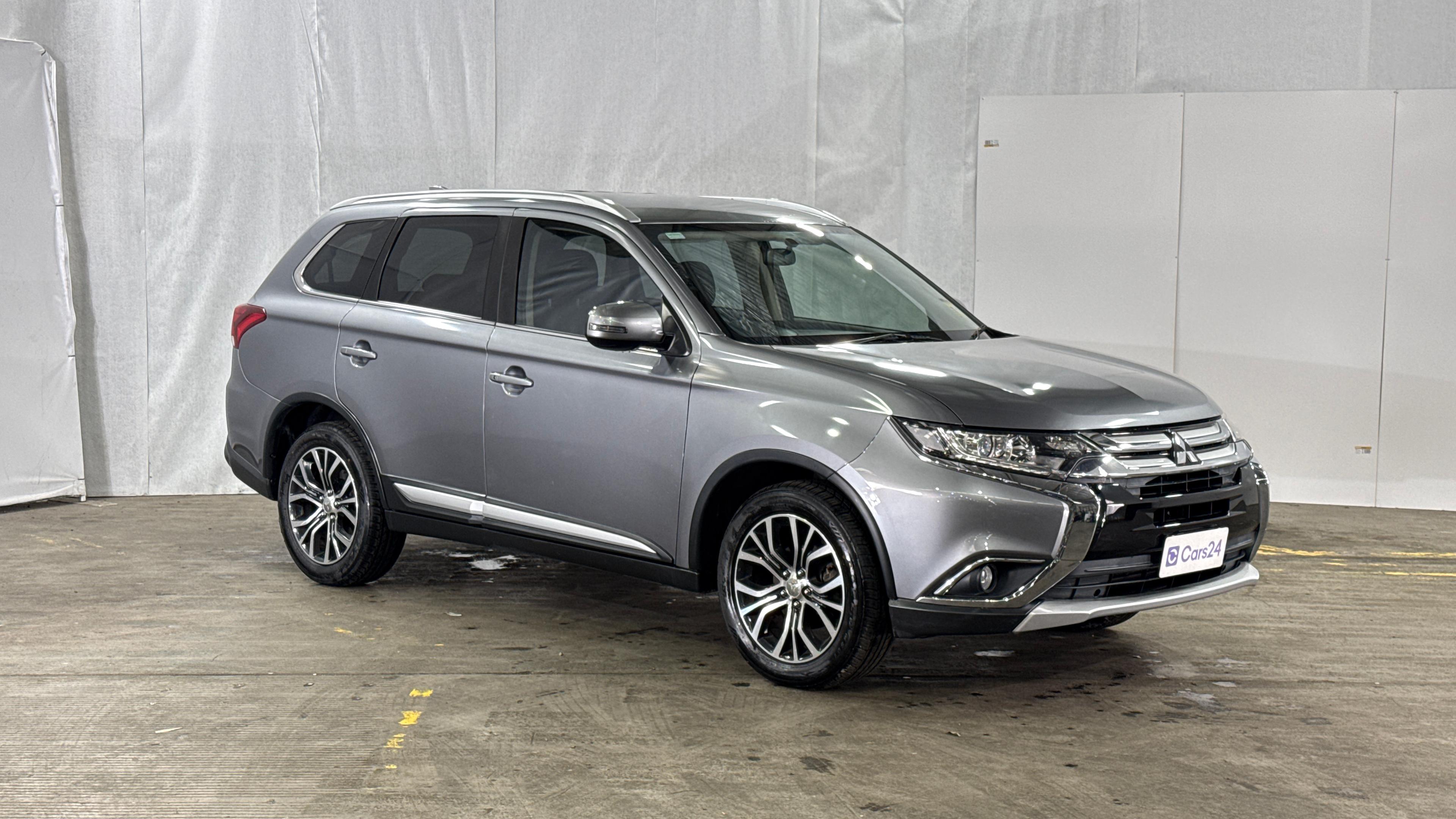 Mitsubishi Outlander image