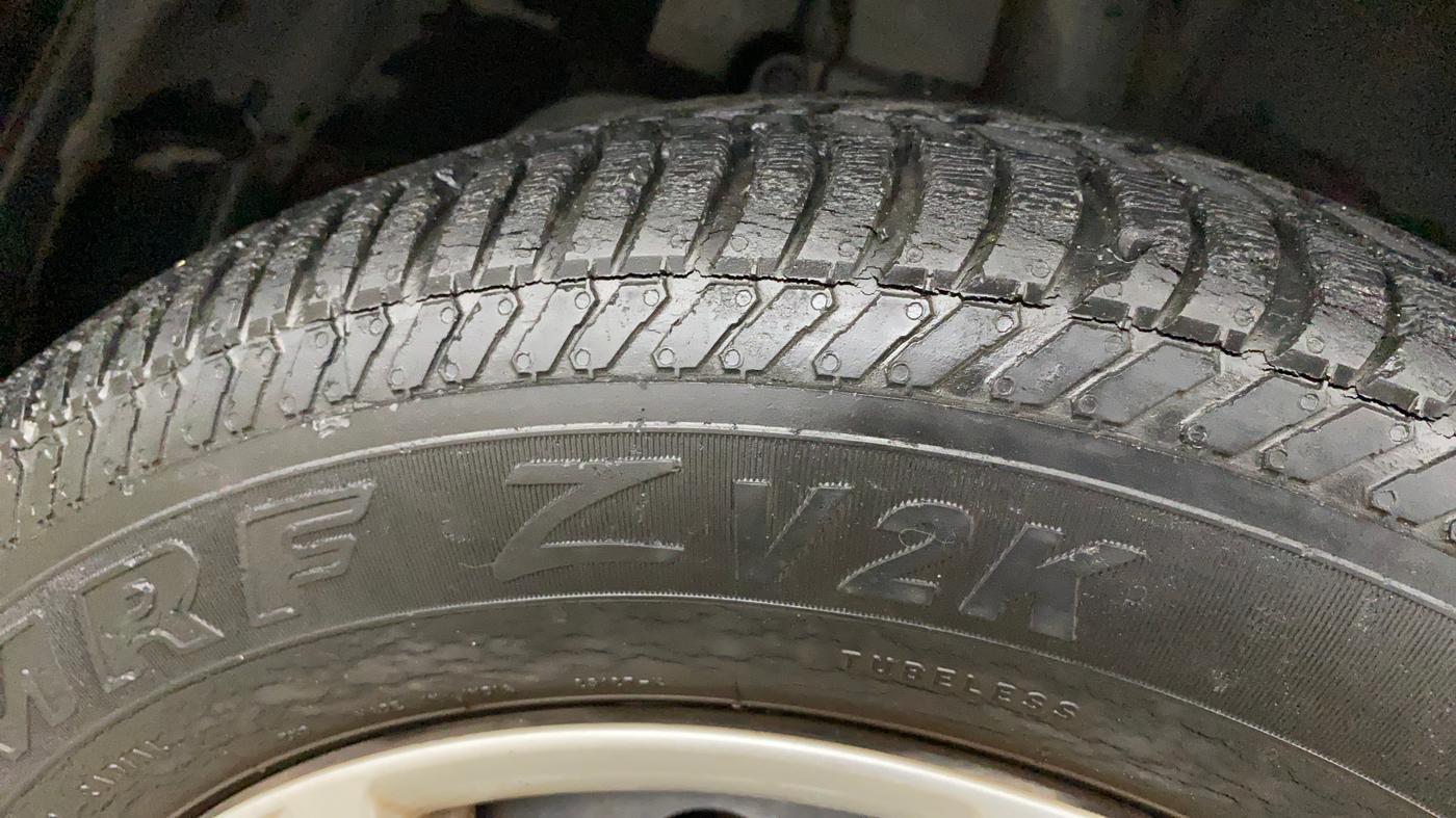 2014 Ford Ecosport TREND 1.5L PETROL, Petrol, Manual, 1,16,371 km, Right Front Tyre Tread