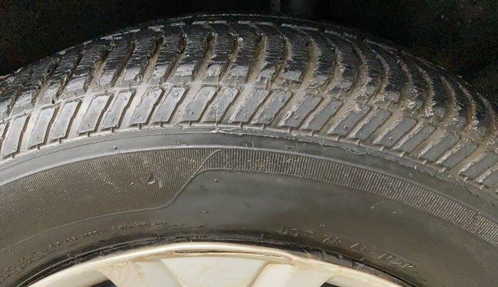 2014 Ford Ecosport TREND 1.5L PETROL, Petrol, Manual, 1,16,371 km, Left Rear Tyre Tread