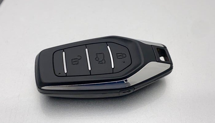 2018 Mahindra XUV500 W9 AT, Diesel, Automatic, 56,379 km, Lock system - Keyless sensor not working