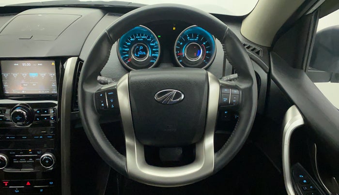 2018 Mahindra XUV500 W9 AT, Diesel, Automatic, 56,379 km, Steering Wheel Close Up