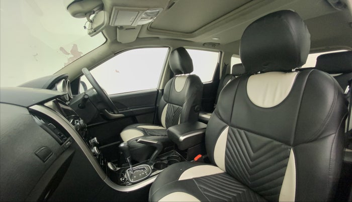 2018 Mahindra XUV500 W9 AT, Diesel, Automatic, 56,379 km, Right Side Front Door Cabin