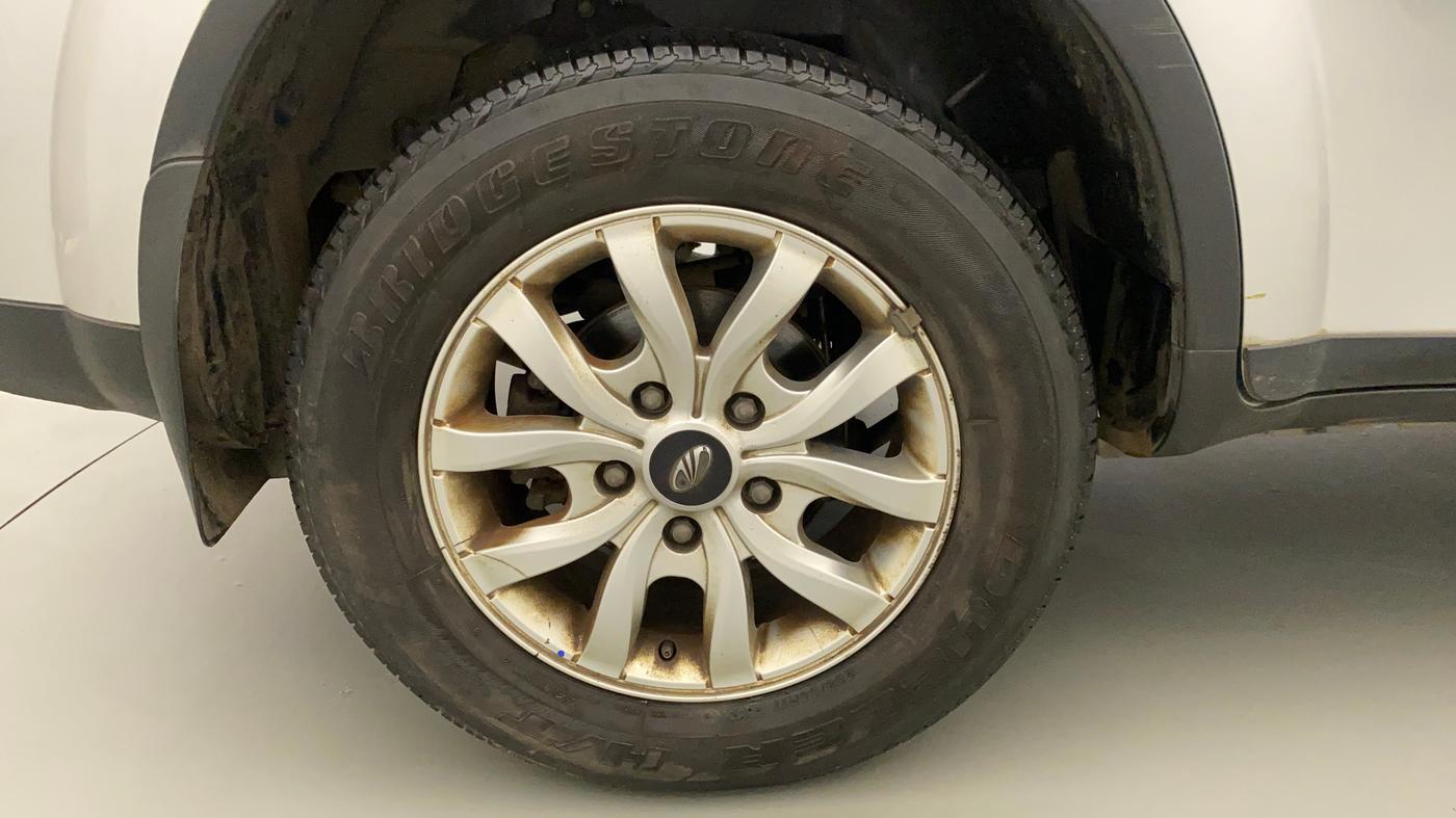 2018 Mahindra XUV500 W9 AT, Diesel, Automatic, 56,379 km, Right Rear Wheel