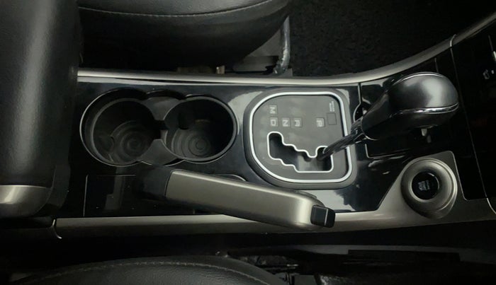 2018 Mahindra XUV500 W9 AT, Diesel, Automatic, 56,379 km, Gear Lever